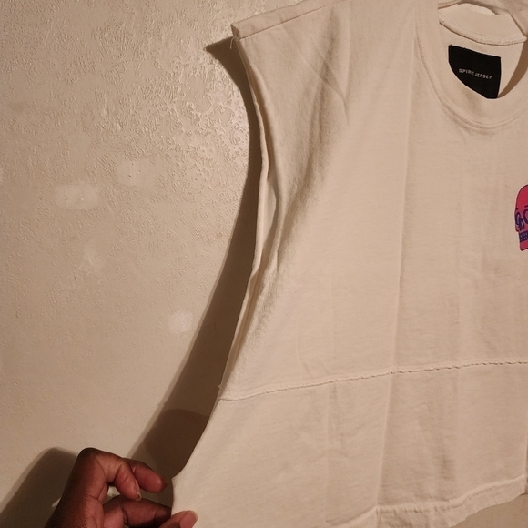 Spirit Jersey Sleeveless Crop Graphic Tee "Concrete Jungle NYC" Size L NWT - Picture 3 of 11